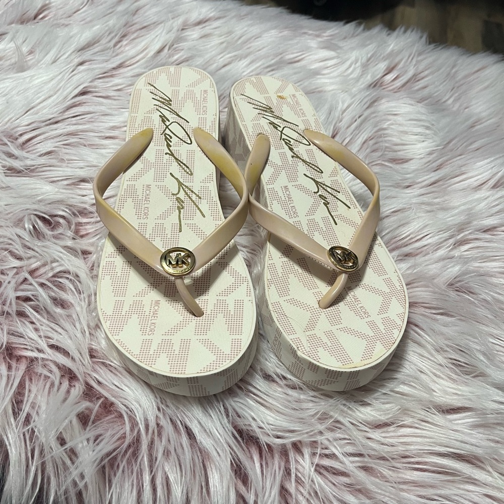 MICHAEL KORS Flip Flops
